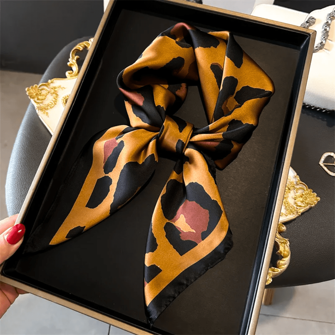 Vivara | Wild Side Leopard Print Scarf